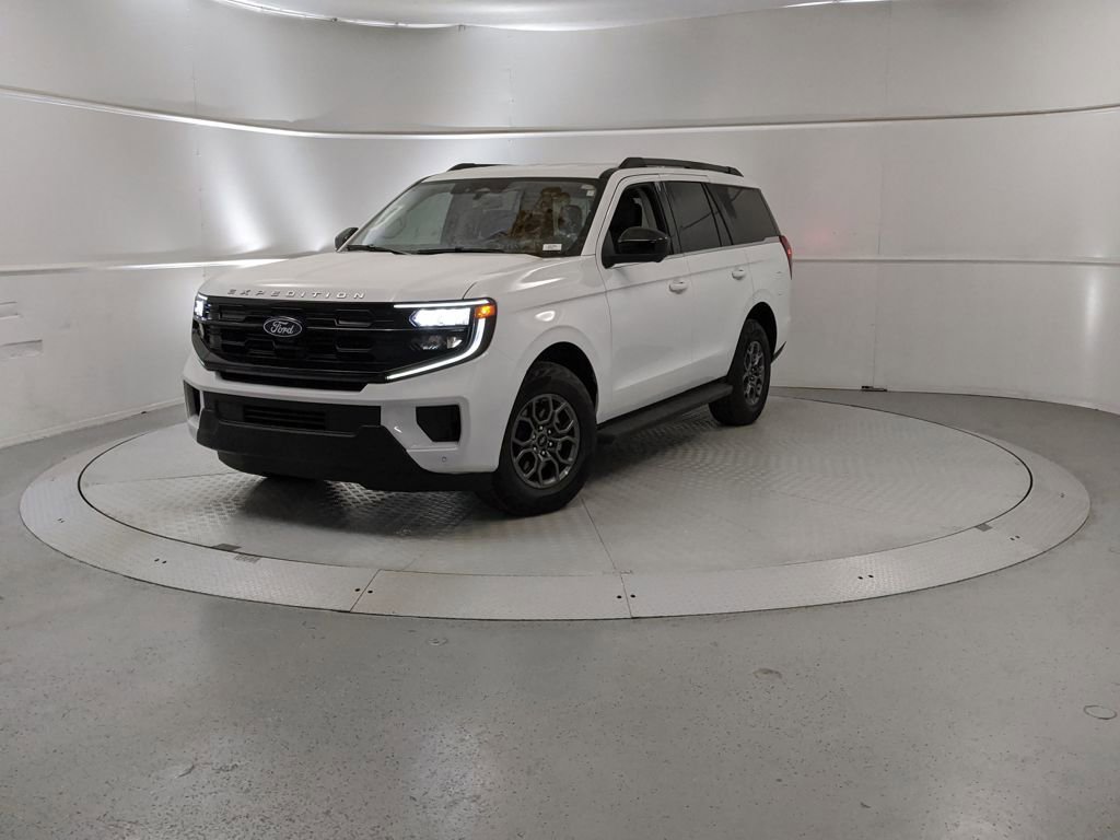 New 2025 Ford Expedition Active image 6