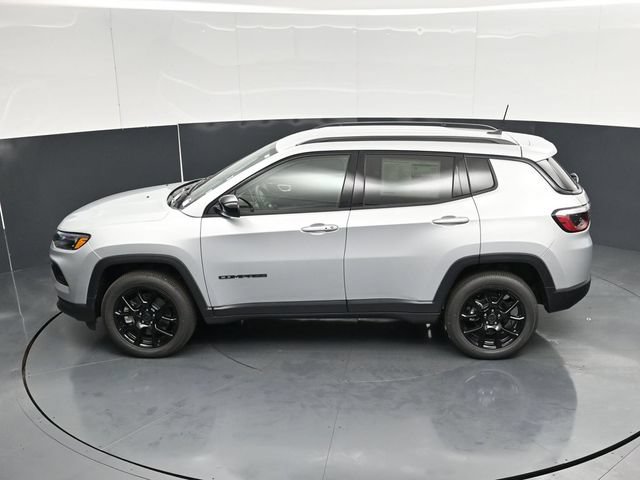 Used 2026 Jeep Compass Latitude AWD/4WD image 52