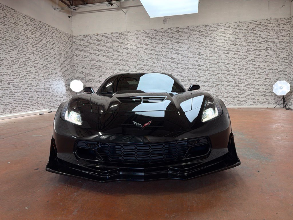 Used 2017 Chevrolet Corvette Z06 RWD image 2