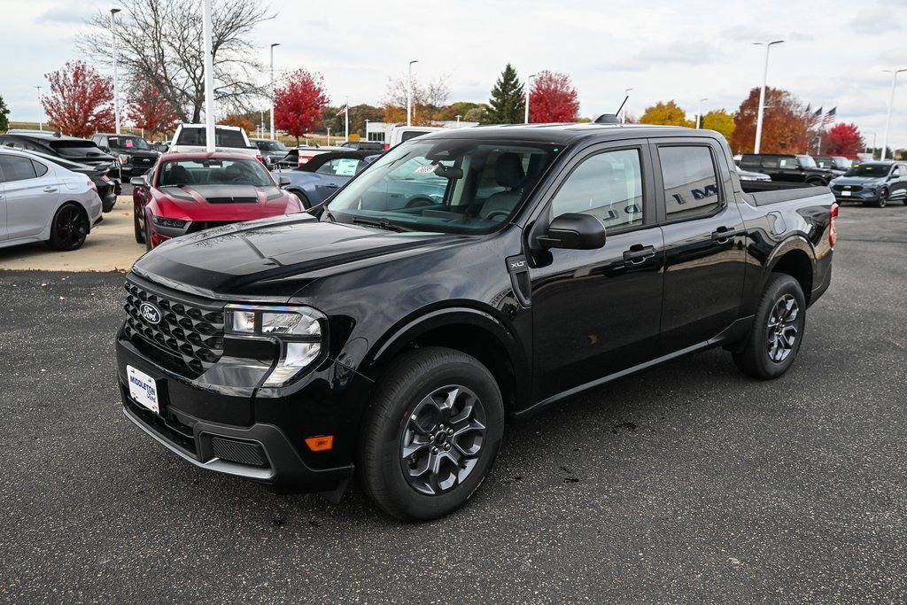 New 2025 Ford Maverick XLT image 9