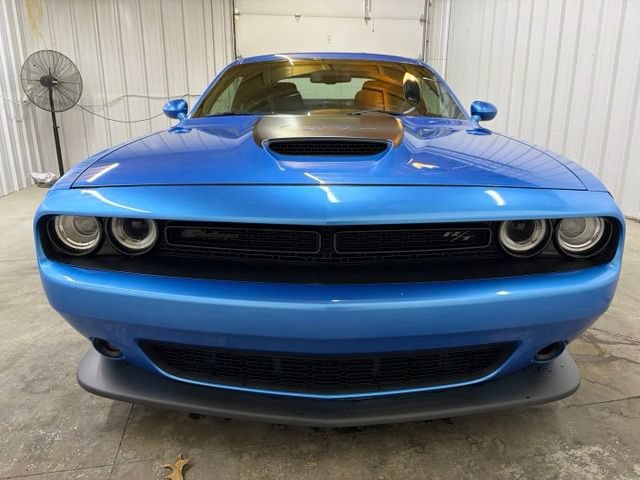 Used 2019 Dodge Challenger R/T RWD image 2