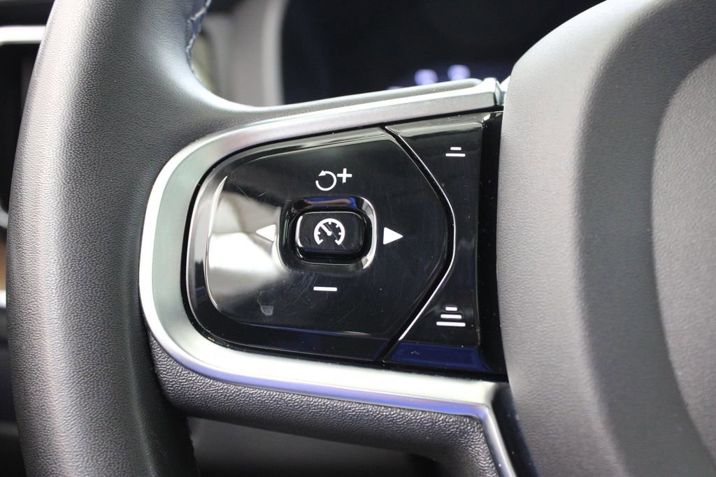 Used 2023 Volvo XC60 B5 Ultimate image 27