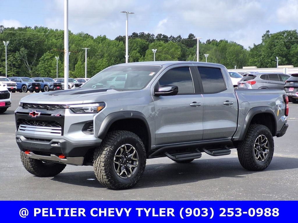 Used 2024 Chevrolet Colorado ZR2 w/ ZR2 Convenience Package III image 3