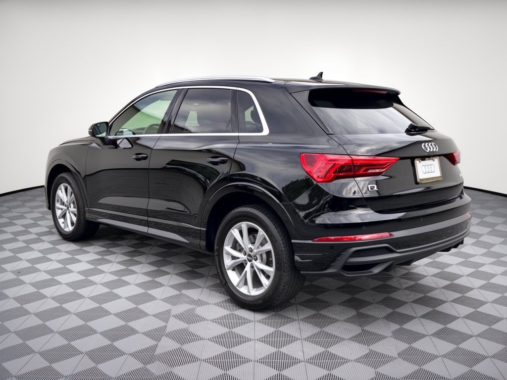 Used 2023 Audi Q3 2.0T Premium w/ Convenience Package AWD/4WD image 3