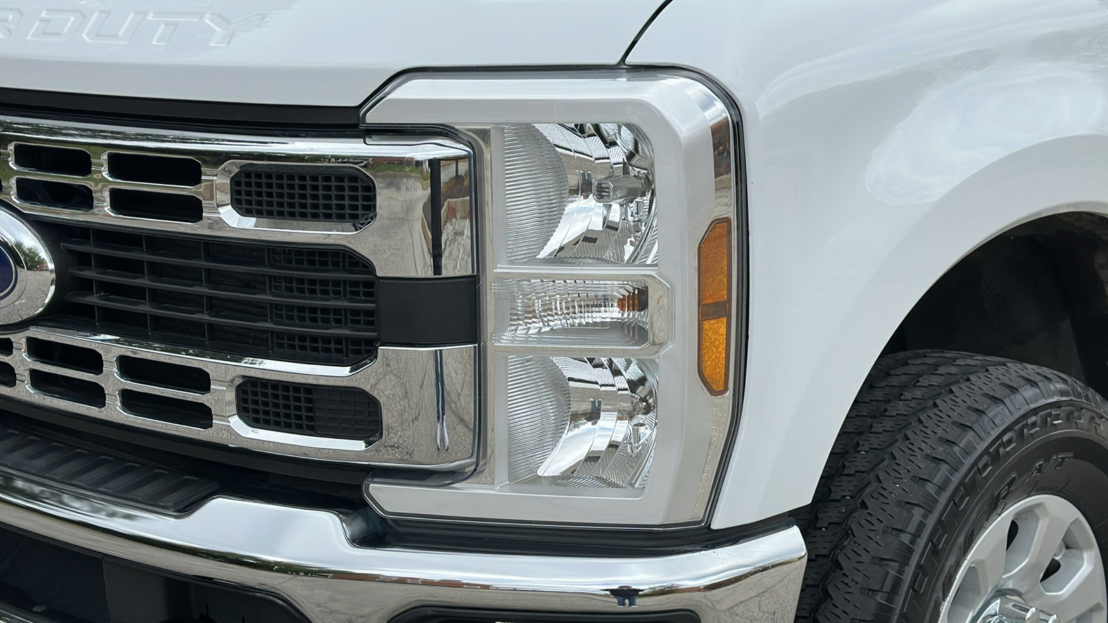 Used 2024 Ford F250 XLT w/ FX4 Off-Road Package image 4