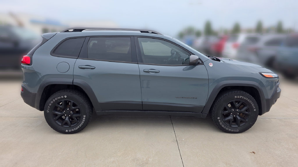 Used 2014 Jeep Cherokee Trailhawk w/ Comfort/Convenience Group AWD/4WD image 6