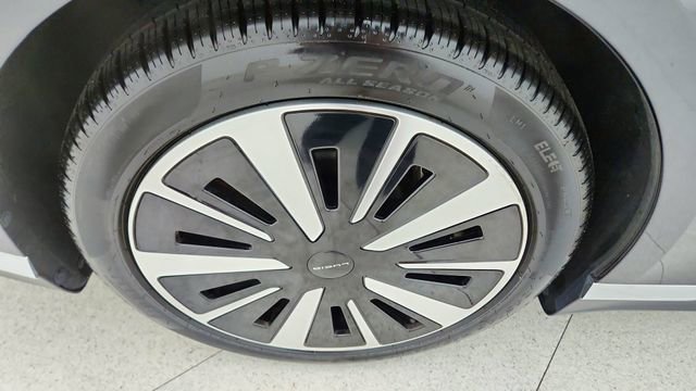 Used 2024 Lucid Air Pure RWD image 62
