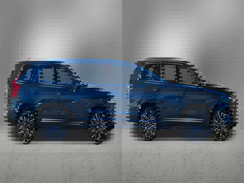 New 2026 Volvo XC90 B6 Plus w/ Protection Package Premier image 7