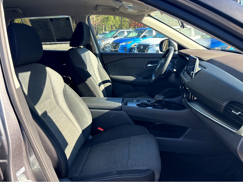 Used 2022 Nissan Rogue SV image 12