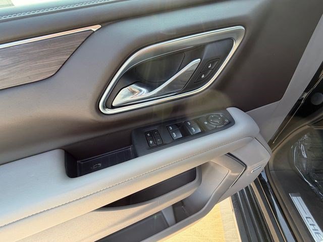 Used 2023 Chevrolet Suburban LT RWD image 11