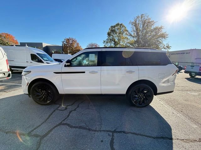 New 2025 Lincoln Navigator Reserve w/ Jet Appearance Package image 4