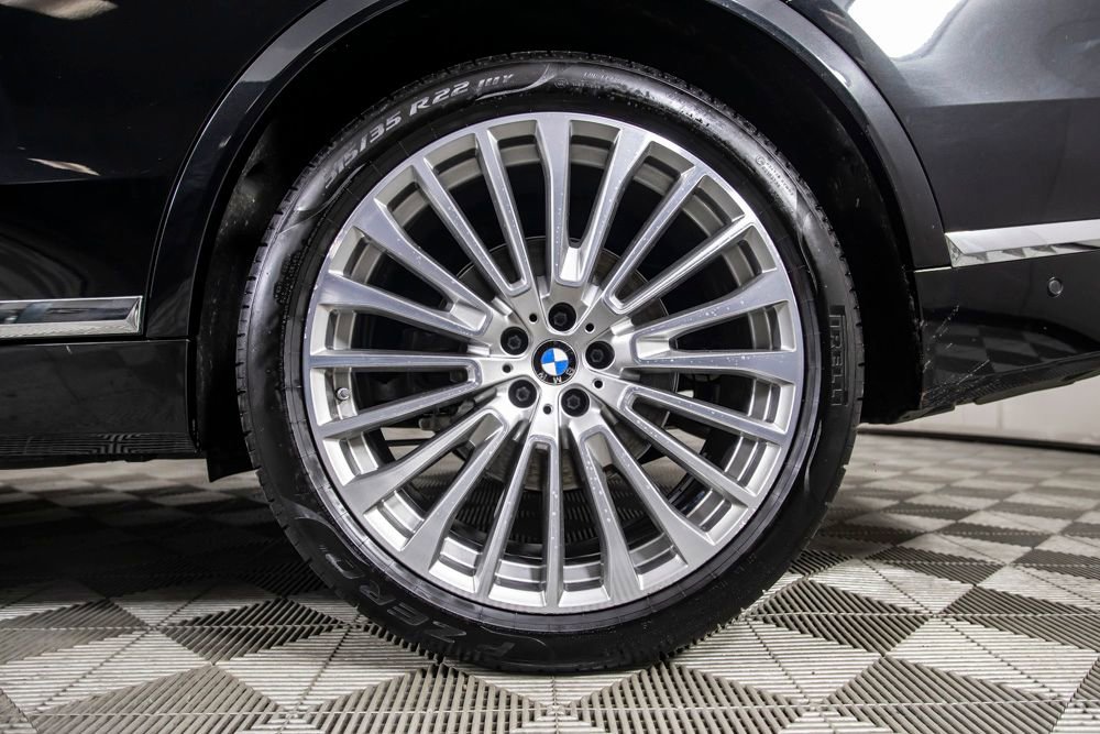 Used 2024 BMW X7 xDrive40i w/ Parking Assistance Package image 47
