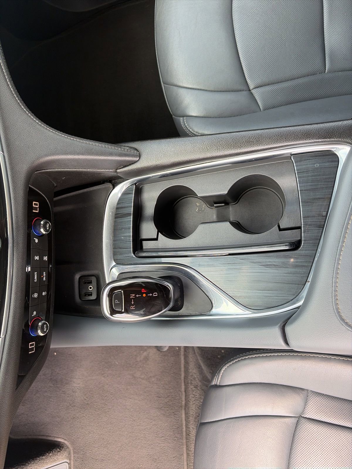 Used 2019 Buick Enclave Essence FWD image 19