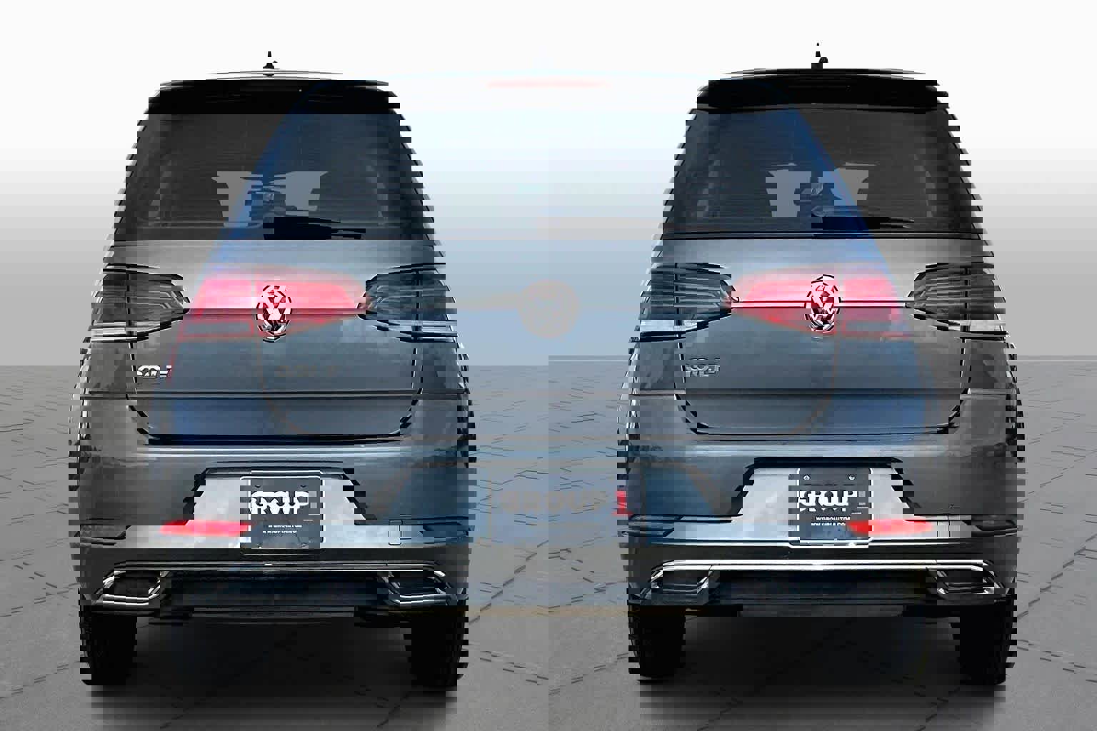 Used 2019 Volkswagen Golf S image 4