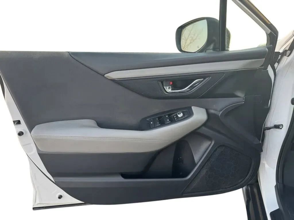 Used 2022 Subaru Outback Premium image 10