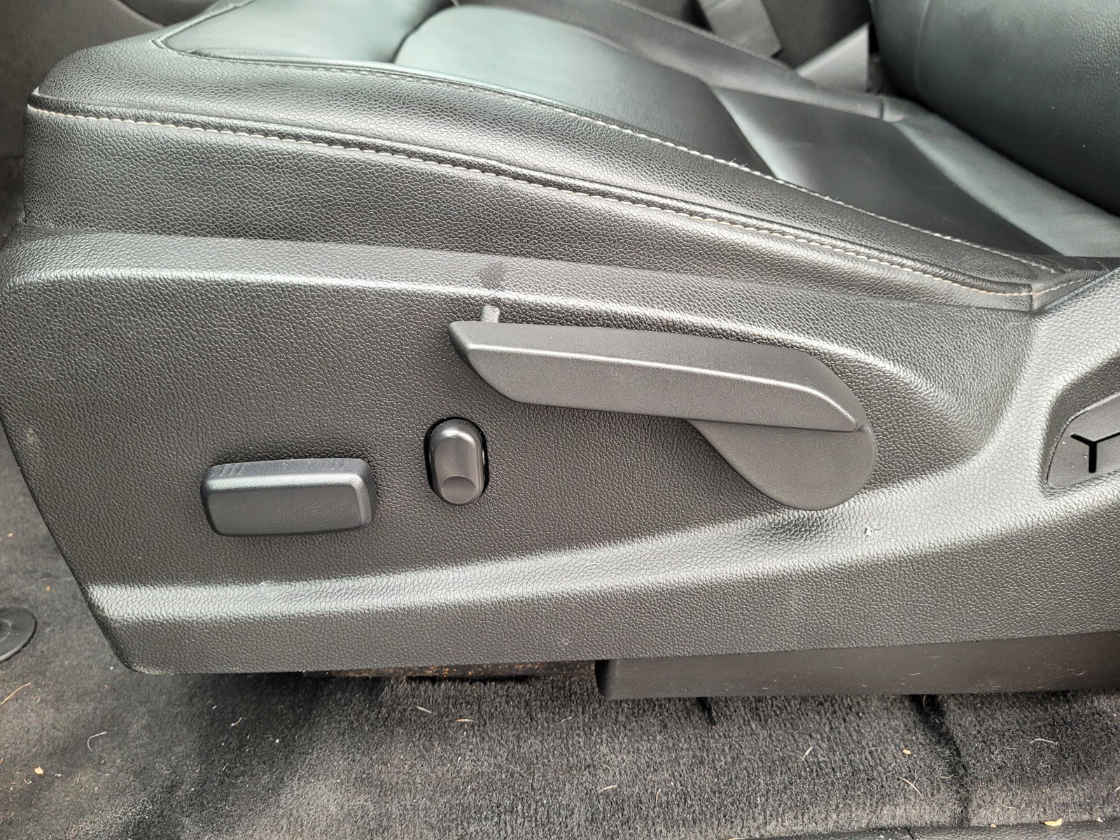 Used 2019 Chevrolet Colorado Z71 w/ Z71 Midnight Edition image 11