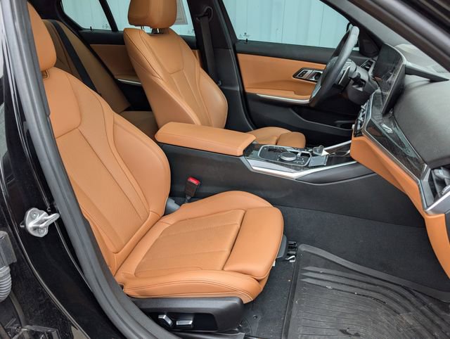 Used 2023 BMW 330e xDrive w/ Convenience Package image 30