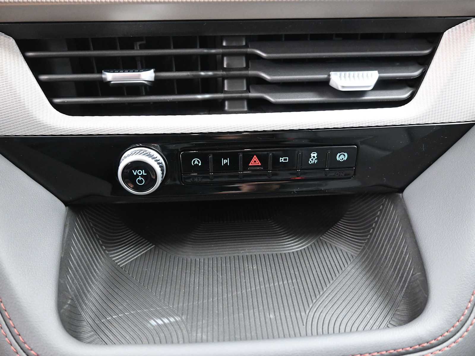 New 2026 Ford Explorer Active w/ Active Comfort Package AWD/4WD image 31