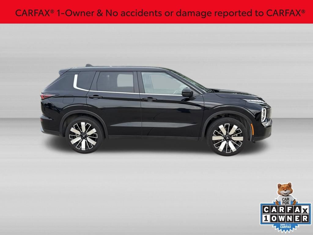 Used 2025 Mitsubishi Outlander SE AWD/4WD image 3