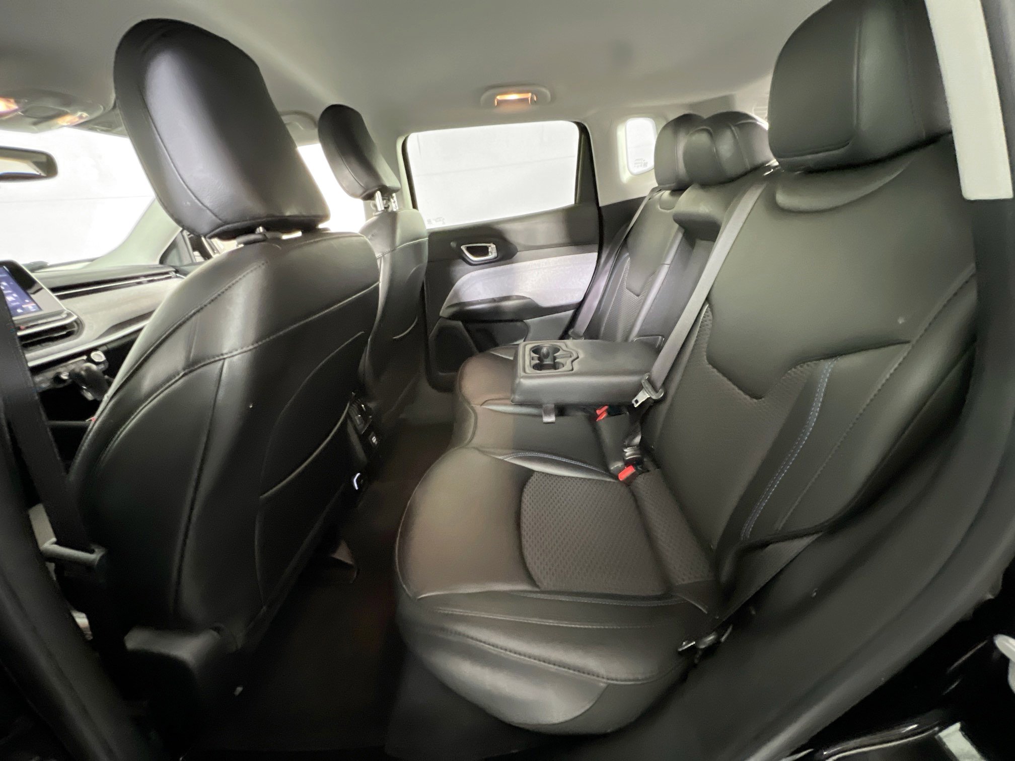 Used 2022 Jeep Compass Latitude image 22