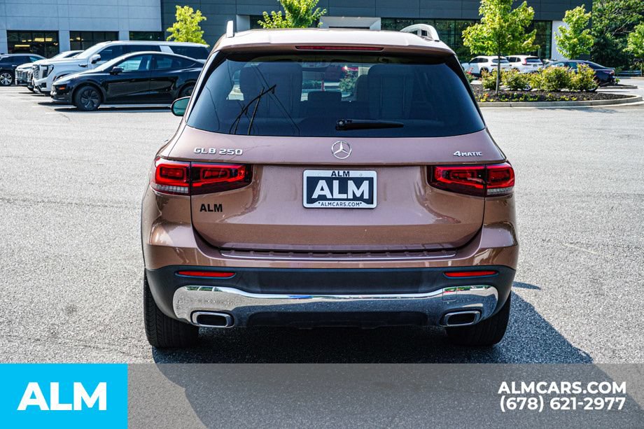 Used 2022 Mercedes-Benz GLB 250 4MATIC w/ Premium Package Lite image 11