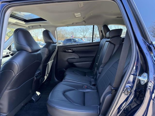 Used 2023 Toyota Highlander XLE image 10