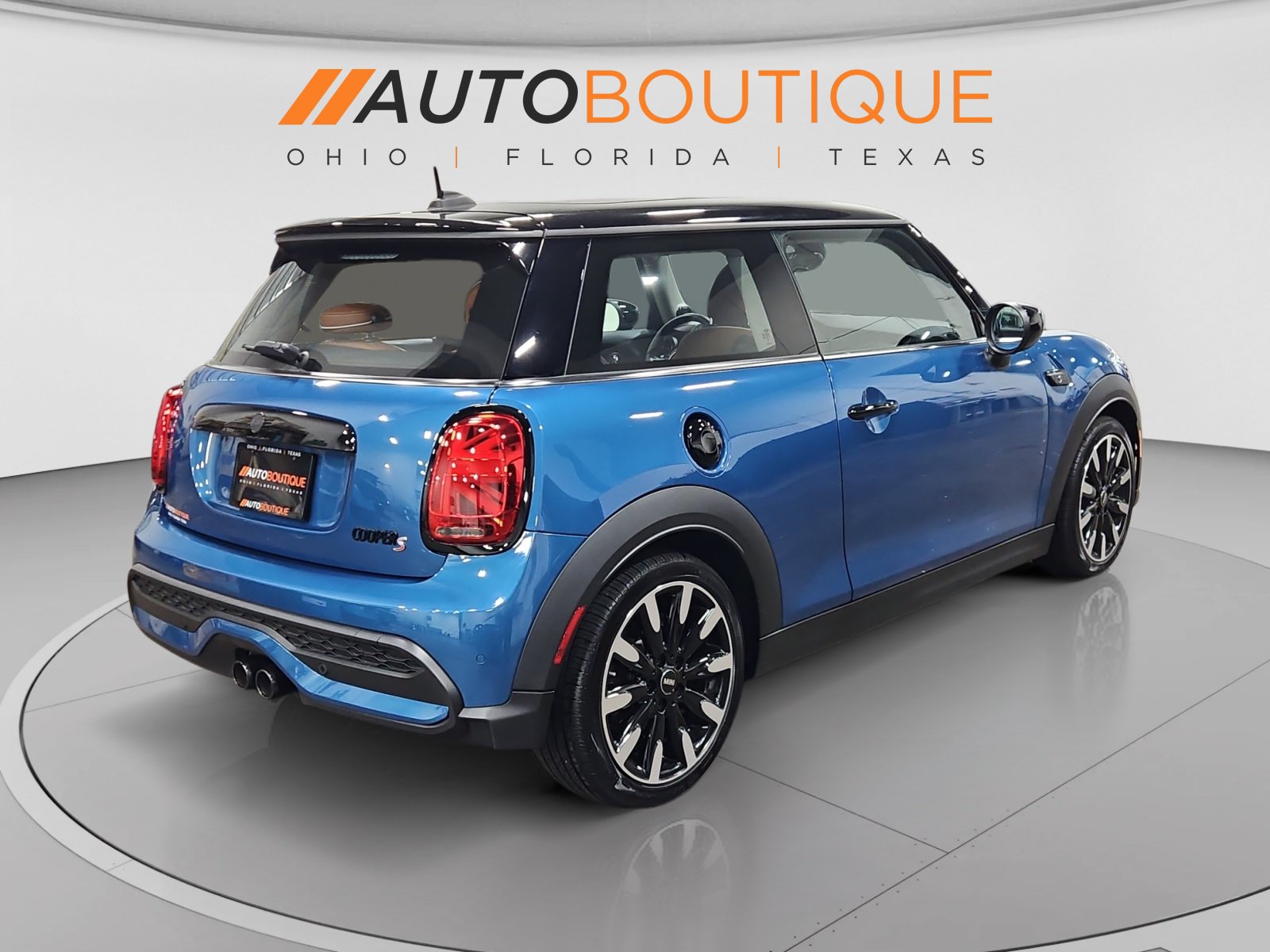 Used 2024 MINI Cooper S w/ Signature Upholstery Package FWD image 8