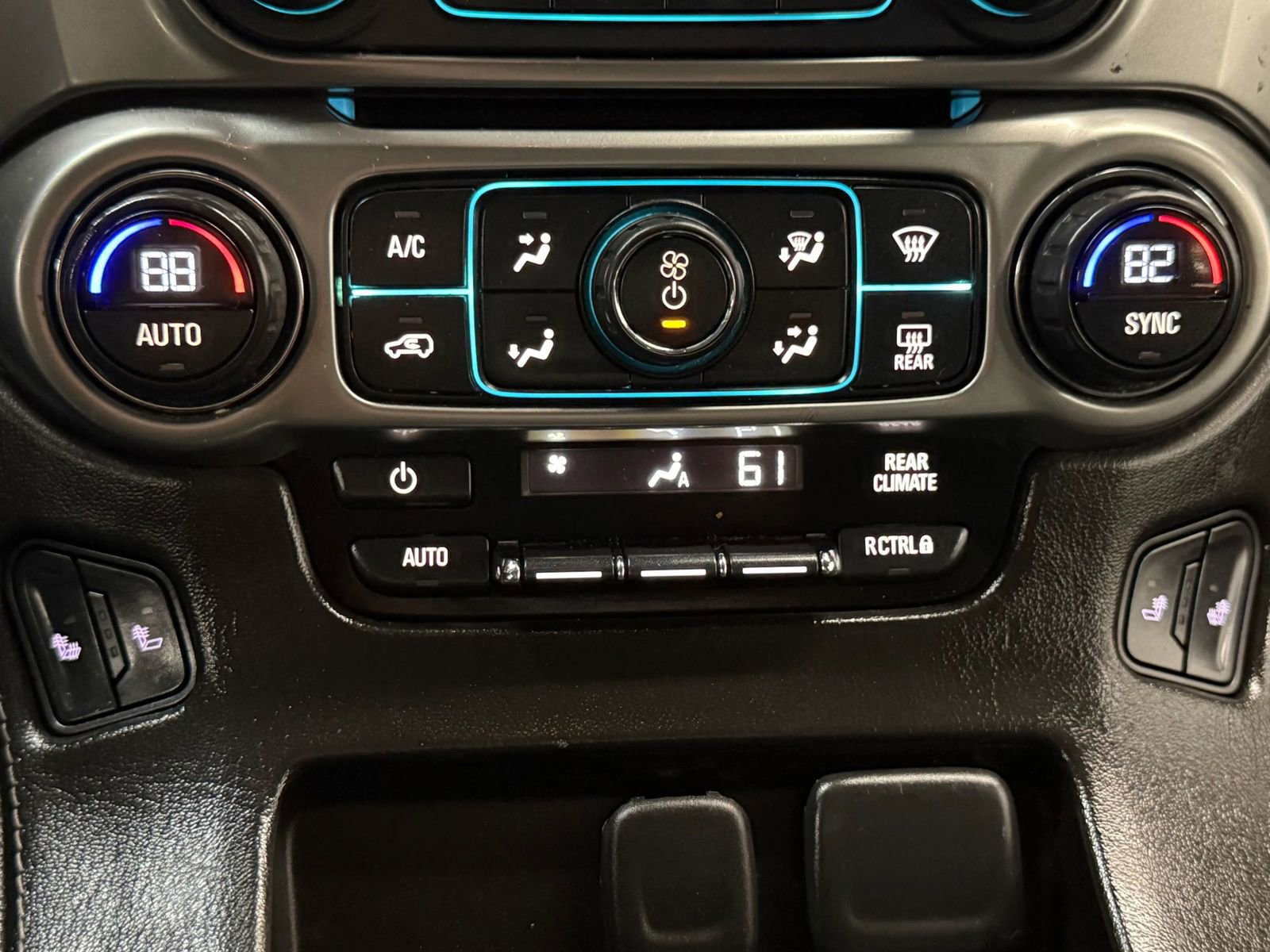 Used 2015 Chevrolet Tahoe LT AWD/4WD image 35