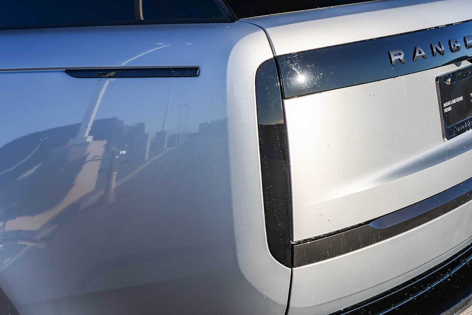 Certified 2023 Land Rover Range Rover SE image 10