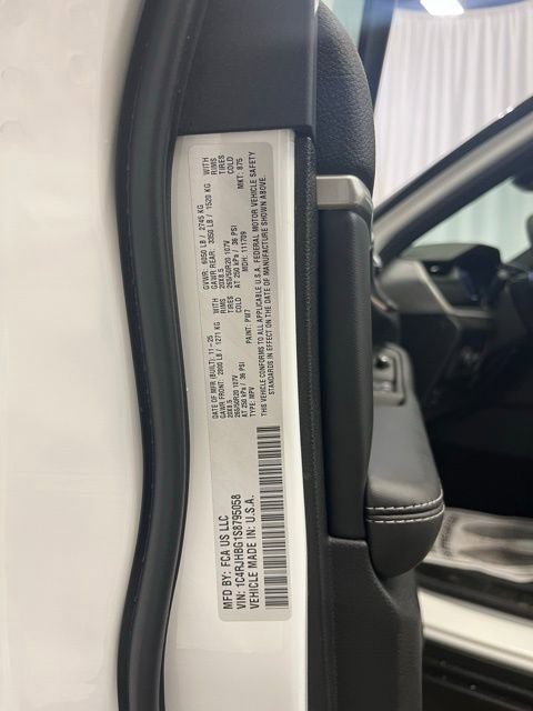 New 2025 Jeep Grand Cherokee Limited w/ Trailer Tow Package image 27
