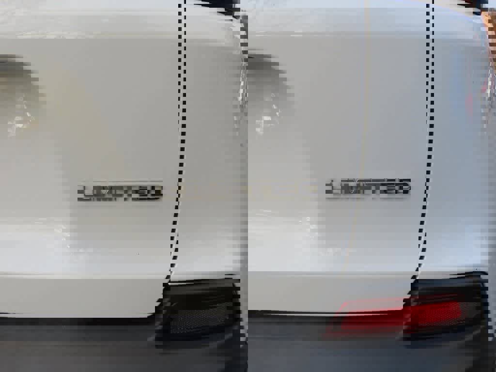 Used 2021 Jeep Cherokee Limited image 8