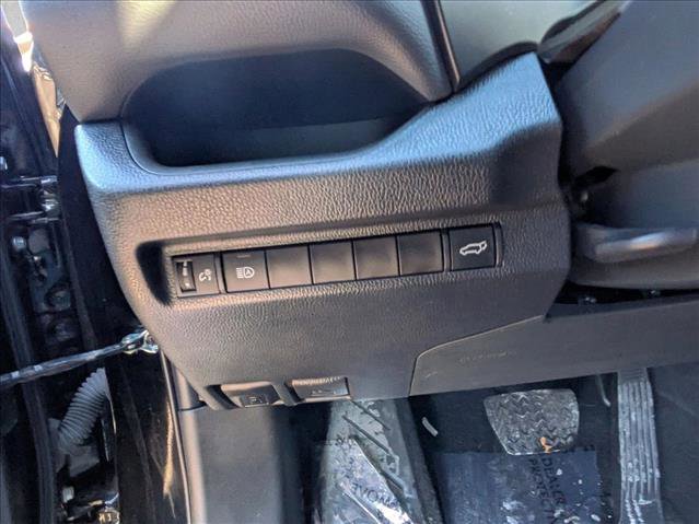 Used 2023 Toyota RAV4 XLE Premium image 20