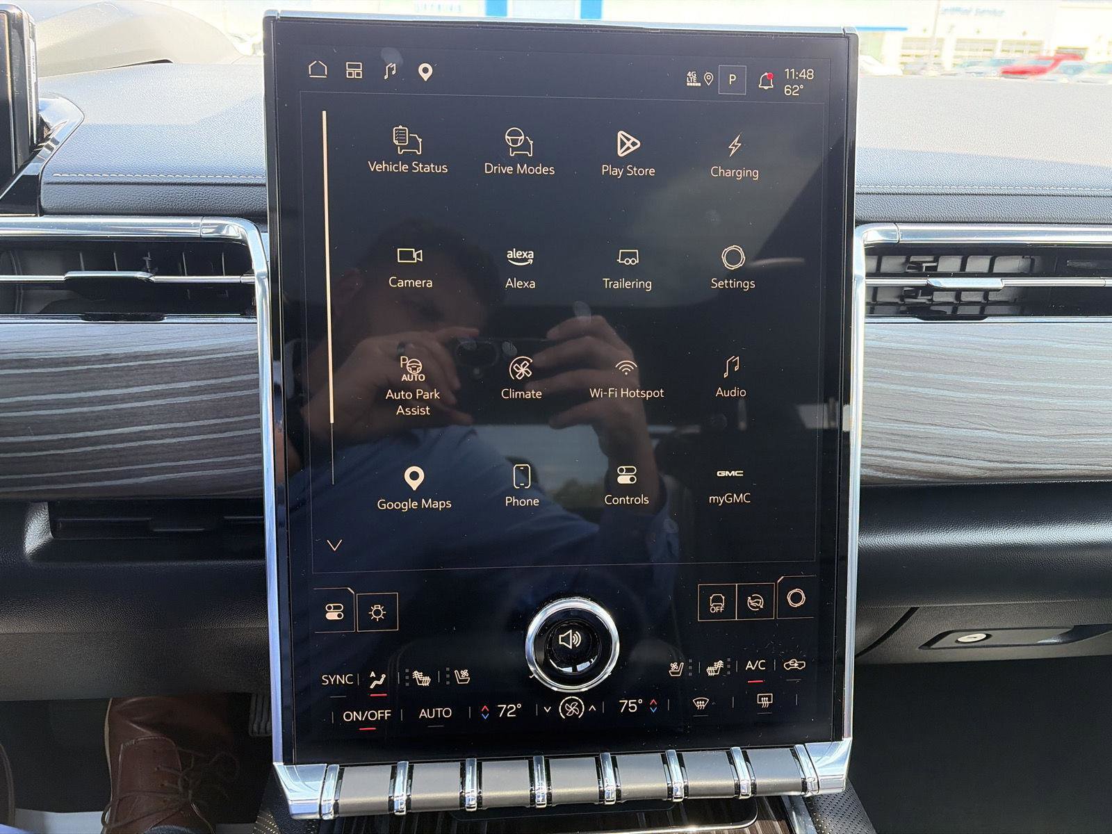 Used 2025 GMC Sierra EV Denali AWD/4WD image 28