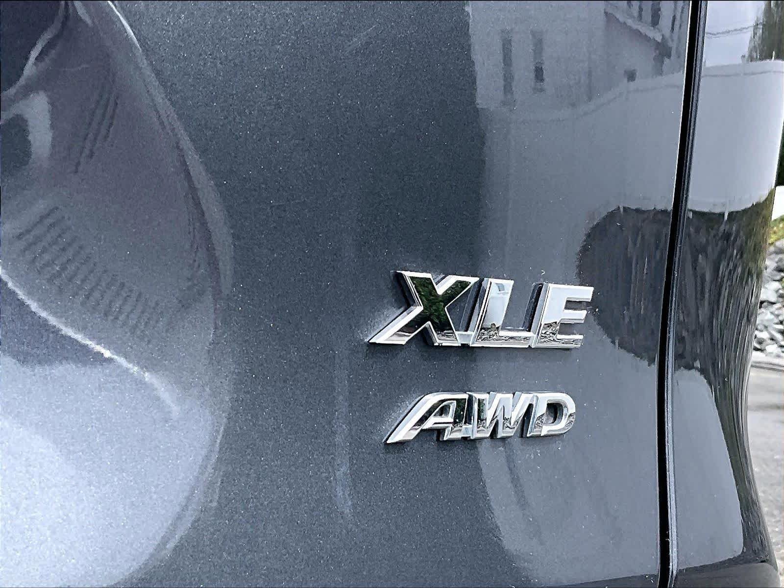 Used 2025 Toyota RAV4 XLE image 29