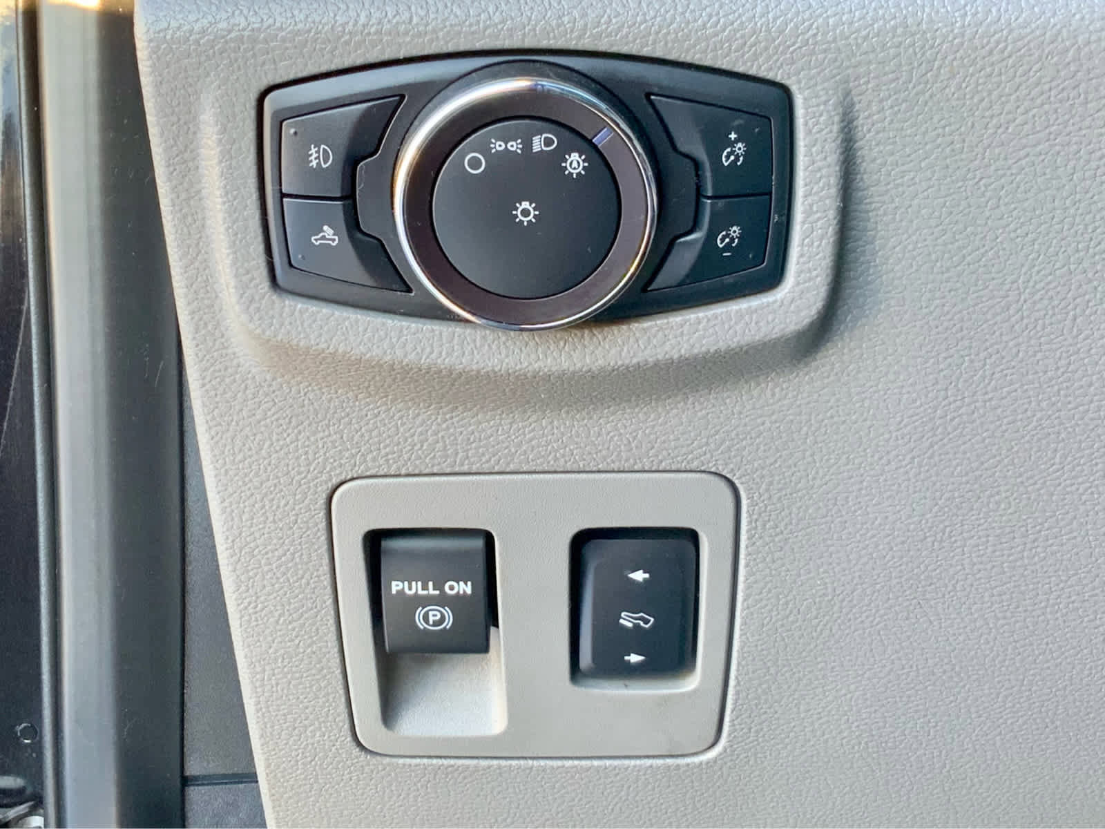 Used 2019 Ford F150 Lariat w/ Equipment Group 502A Luxury image 46