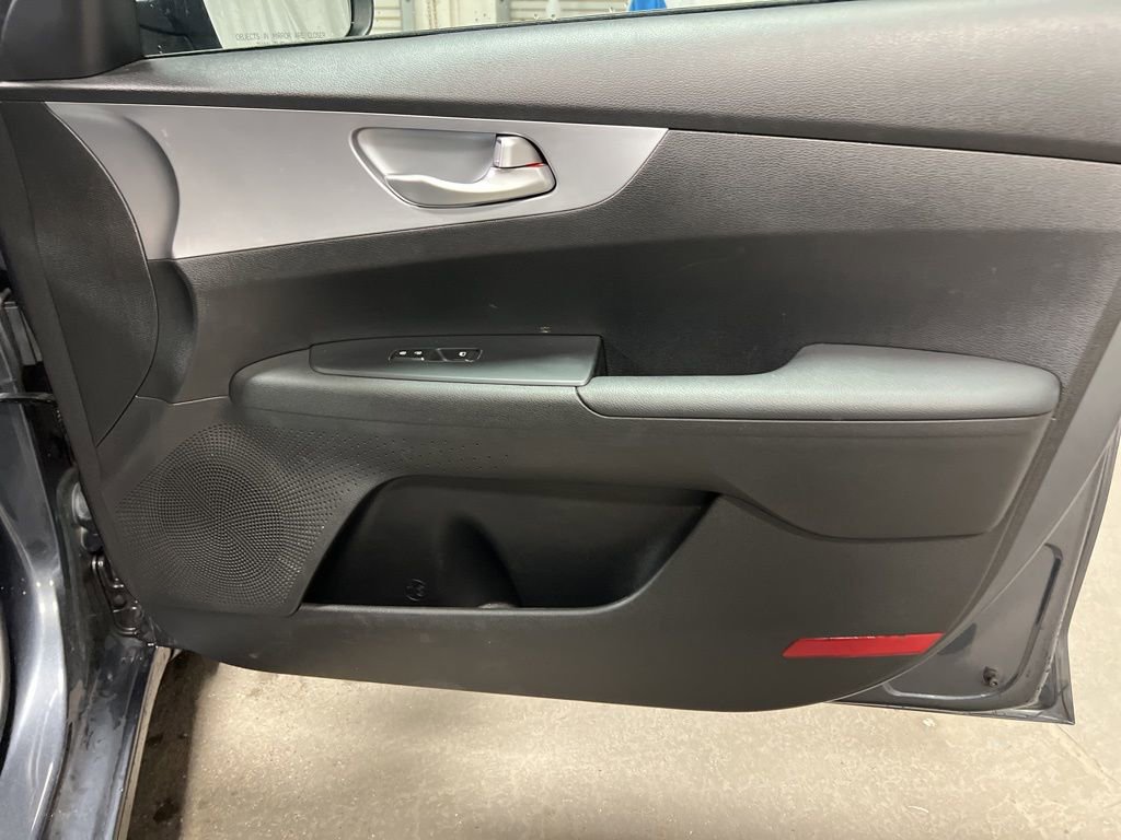 Used 2023 Kia Forte LXS image 10