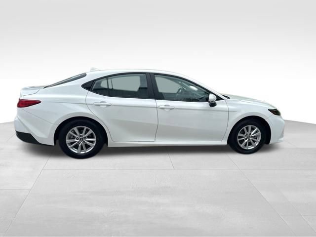 Used 2025 Toyota Camry LE FWD image 8