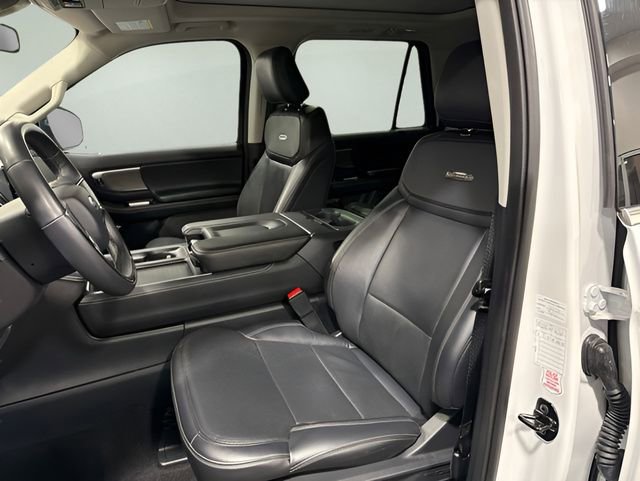 Used 2025 Ford Expedition Max Platinum AWD/4WD image 15