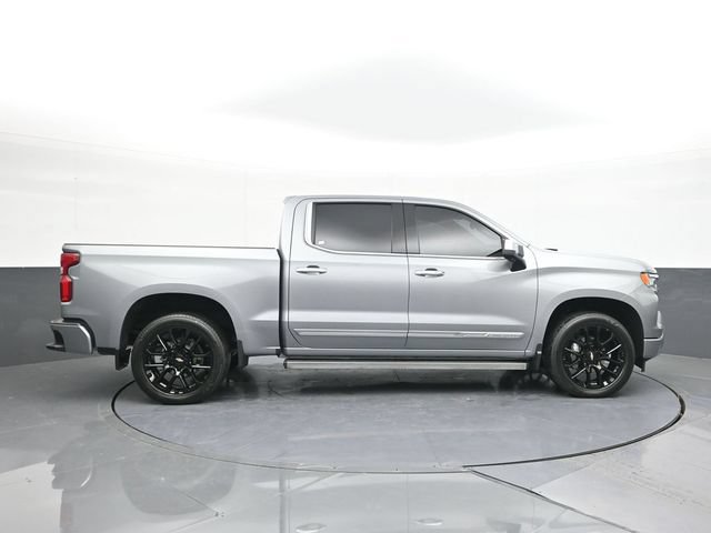 Used 2025 Chevrolet Silverado 1500 High Country AWD/4WD image 17