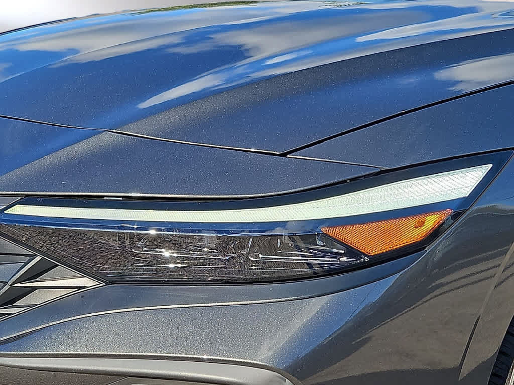 Used 2024 Hyundai Elantra SEL FWD image 8