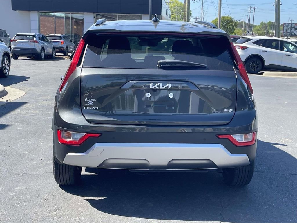 Used 2025 Kia Niro EX image 6