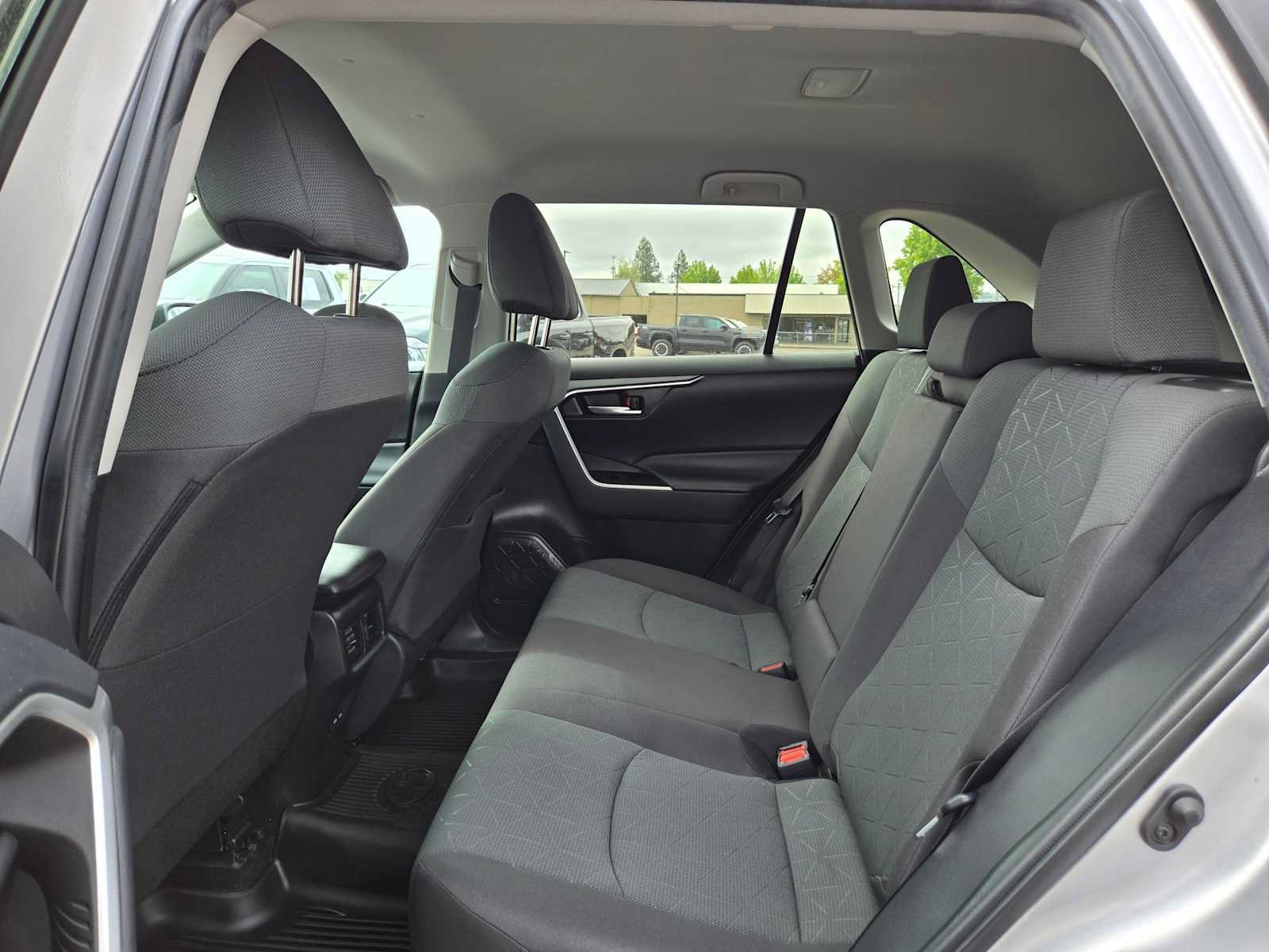 Used 2023 Toyota RAV4 XLE AWD/4WD image 16