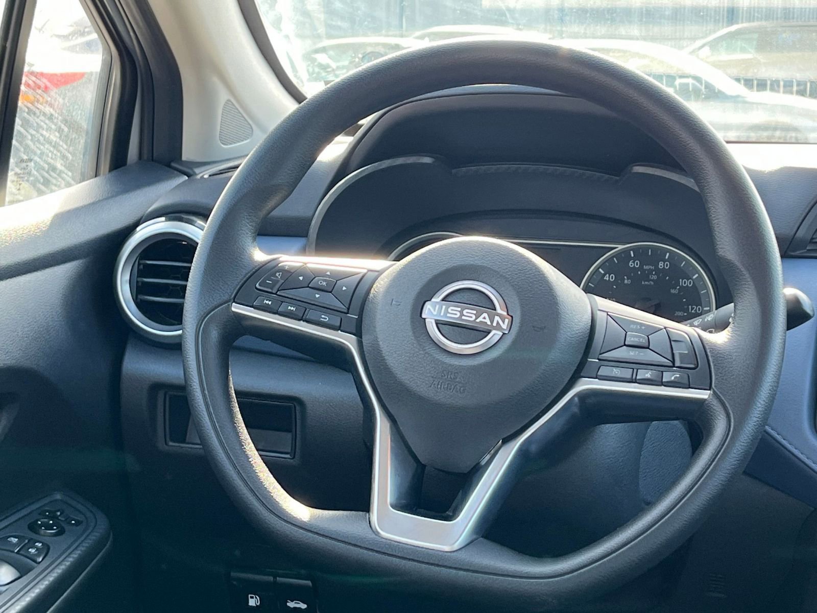 Used 2025 Nissan Versa SV image 27