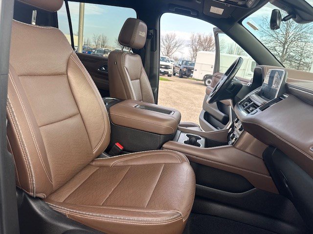 Used 2021 Chevrolet Suburban High Country AWD/4WD image 47