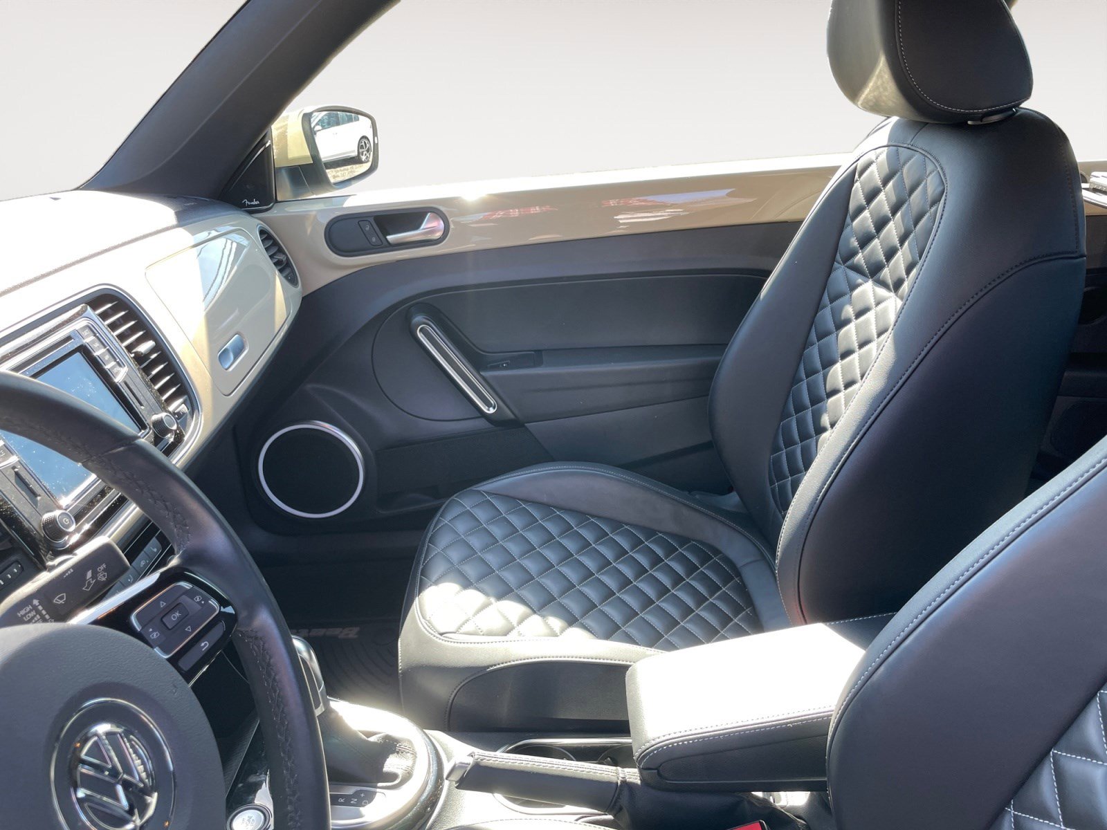 Used 2019 Volkswagen Beetle 2.0T Final Edition SEL FWD image 7