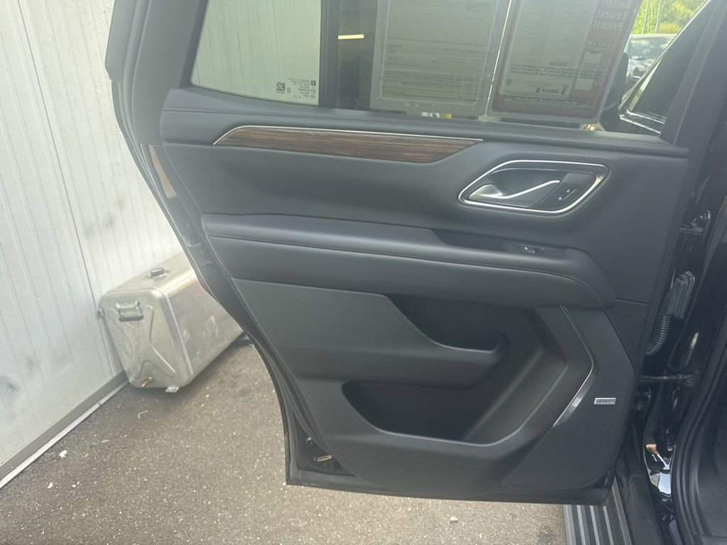 Used 2022 Chevrolet Tahoe High Country AWD/4WD image 16