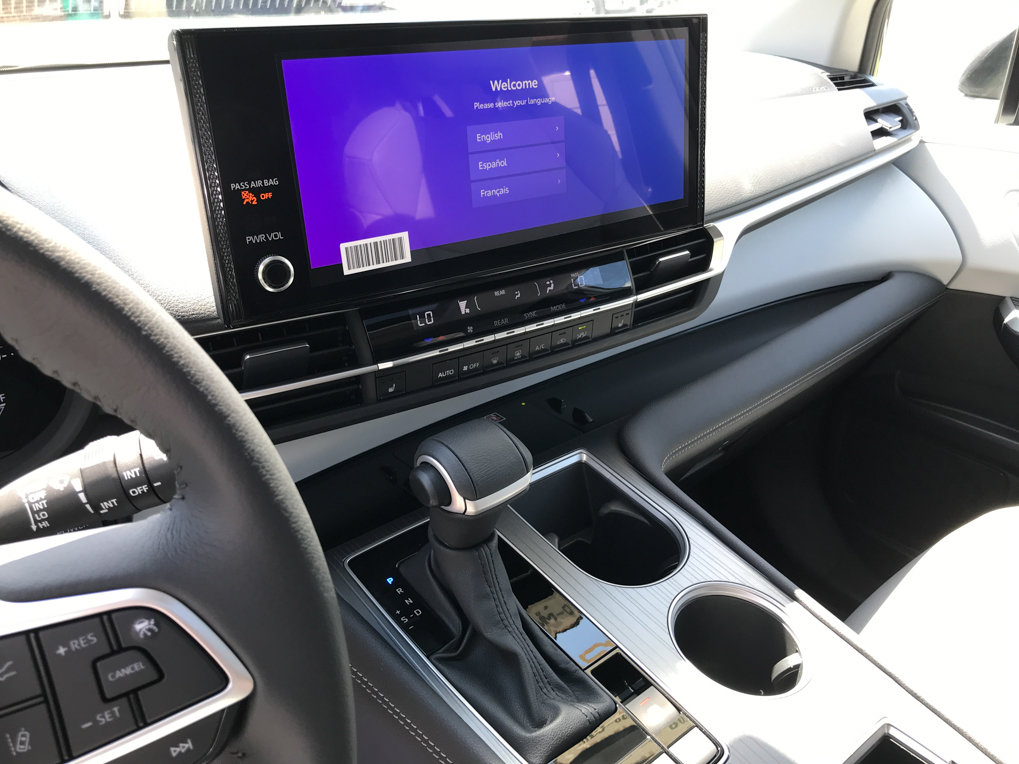 Certified 2025 Toyota Sienna XLE AWD/4WD image 18