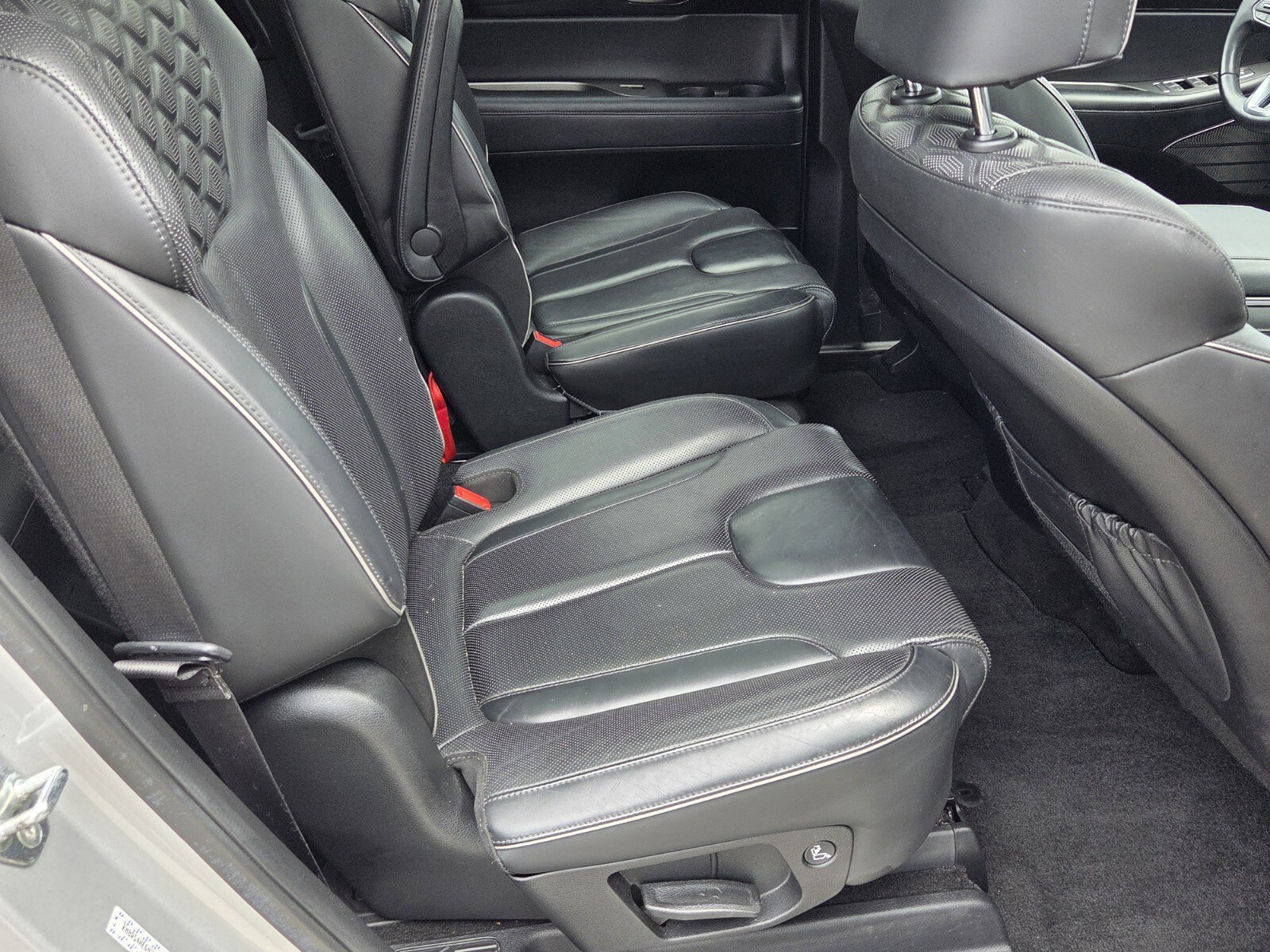 Used 2022 Hyundai Palisade Limited w/ Cargo Package image 11