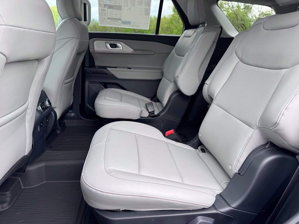 New 2026 Ford Explorer Active w/ Active Comfort Package AWD/4WD image 22