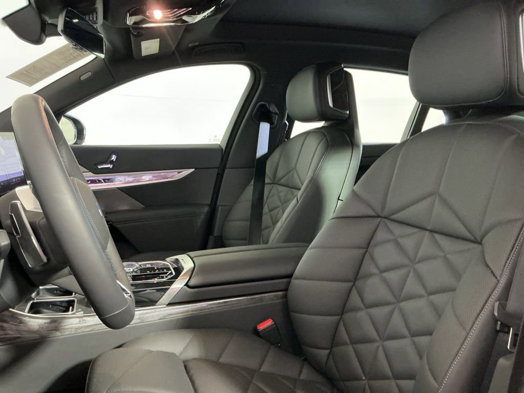 Certified 2025 BMW 740i w/ Premium Package image 22